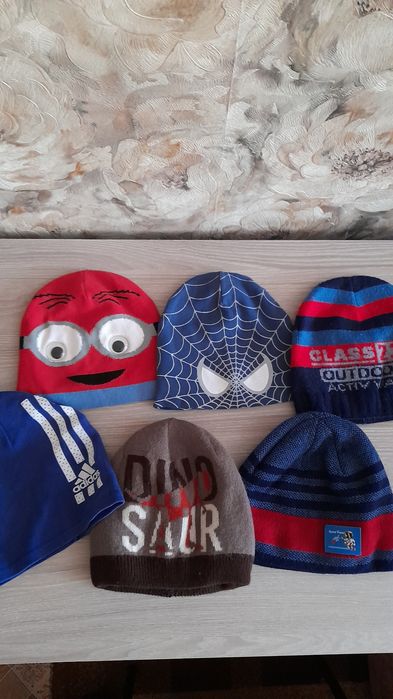 Продам детские шапки
