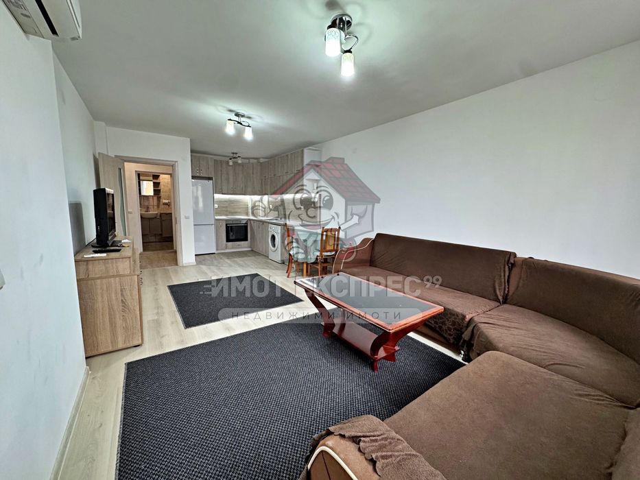 Двустаен обзаведен апартамент, с гараж, под наем, до Болницата