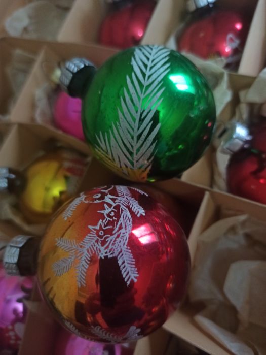 Игрушки из набора немецких ёлочных игрушек.