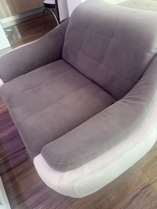 Canapea plus masa si scaun
