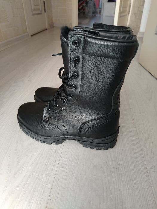 Продам зимние берцы