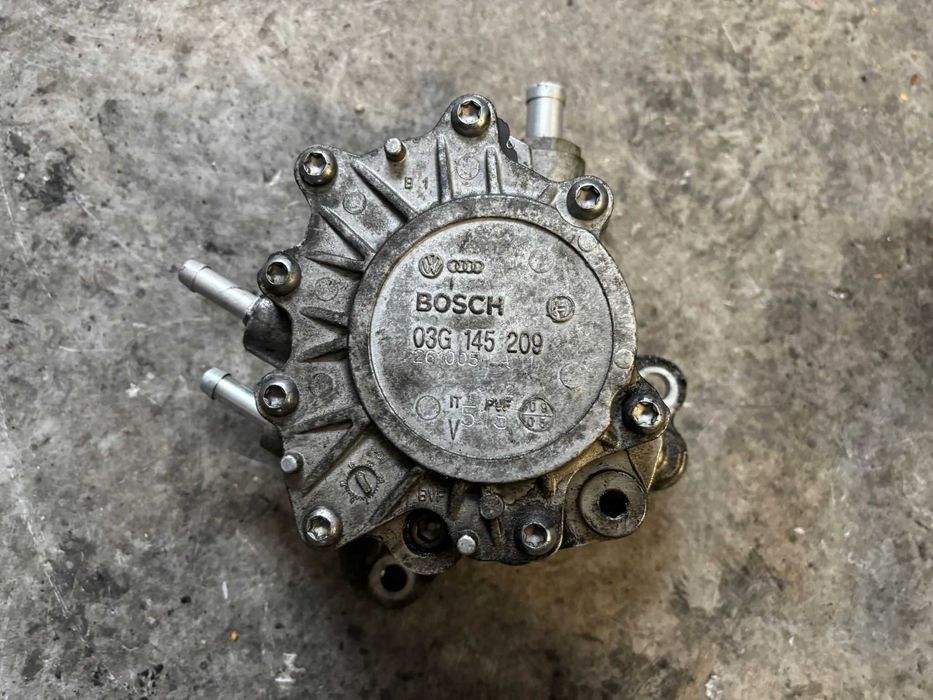 Pompa vacuum Volkswagen Passat B6 an 2007 cod motor bkd