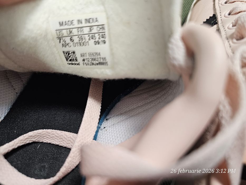 Vând adidas dama originali, piele naturală, mărimea 39 culoare roz