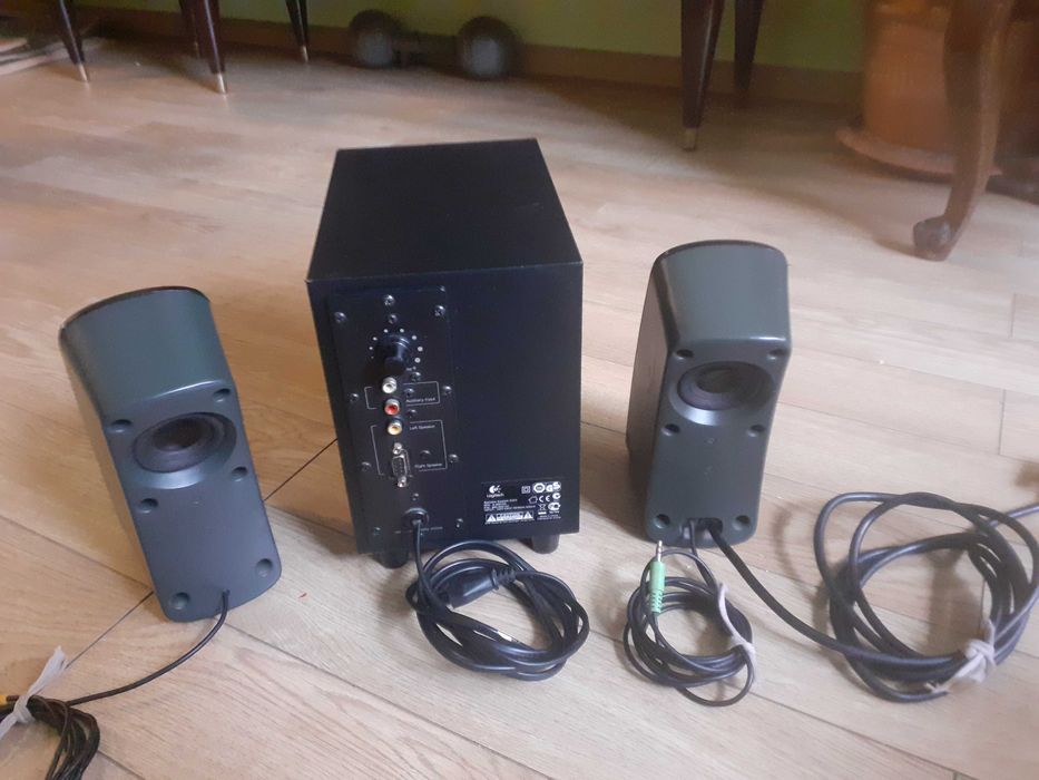 sistem boxe  2.1 Logitech