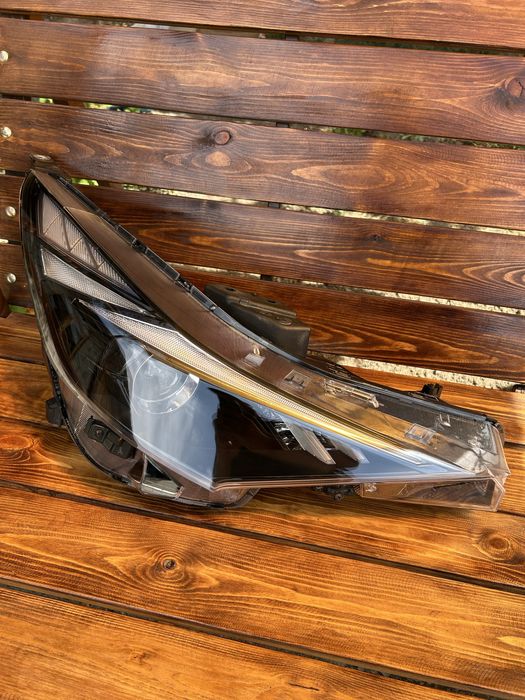 Hyundai Elantra CN7 фара R оригинал