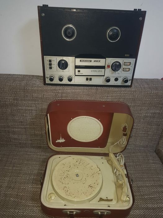 De vînzare aparate casetofon JVC,magnetofon maiak 203