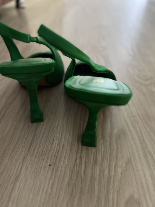 Туфли зара Яркие