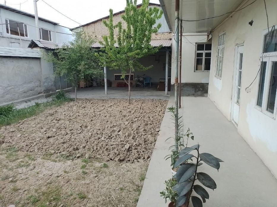 Sirochna sotiladi Eshonguzar o'ra tepa maxallada