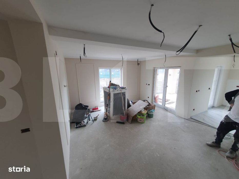 Duplex modern despartit prin bucatarie si camara