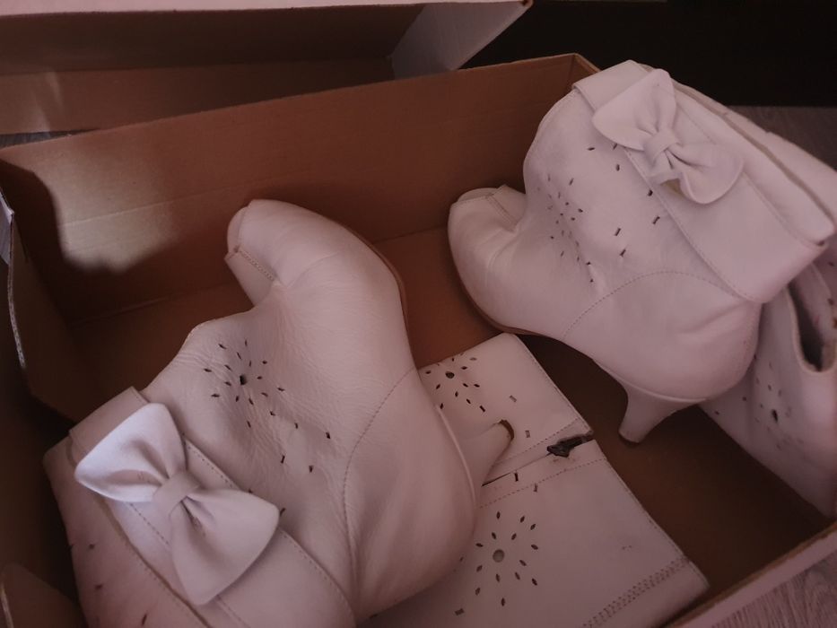 Cizme de vara din piele marimea 34