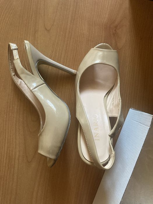 сланцы кожаные, босоножки 37 р