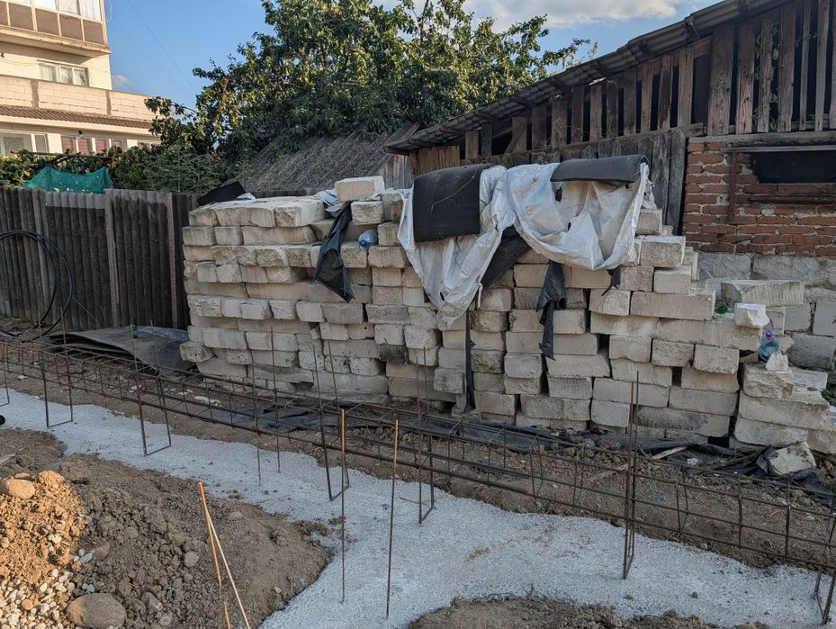 Bca din demolari si scandura din decofrari