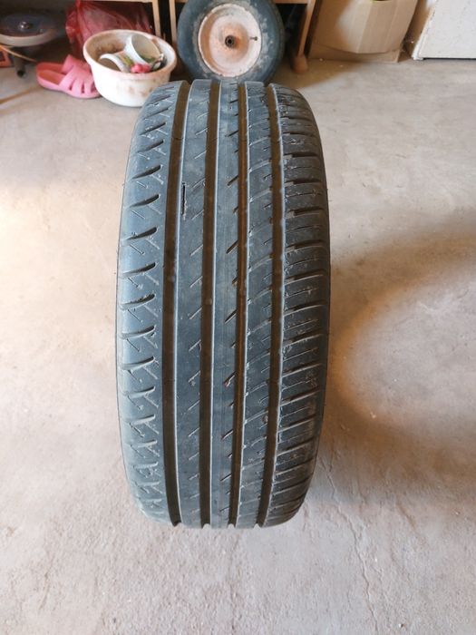Продам б/у летние шины р-16
