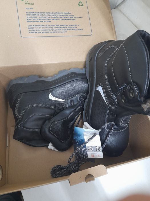 Продам зимние ботинки