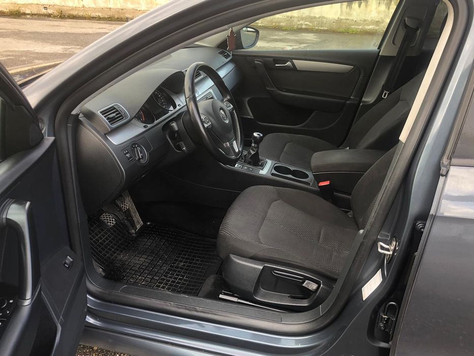 VW Passat berlina an fabricatie 2012 motor 1.4 benzina 122cp  climatronic parktronic computer jante euro5