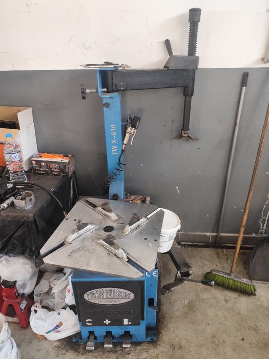 Машина за монтаж на гуми 12-22 цола