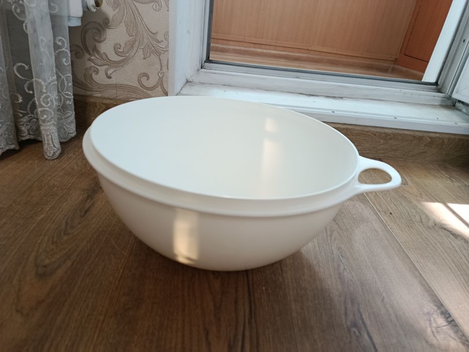 Посуда чашка пластиковая Tupperware