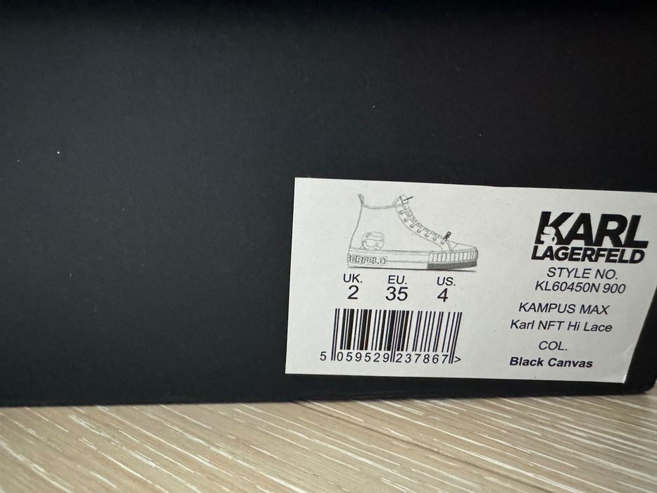 Tenesi Karl Lagerfeld