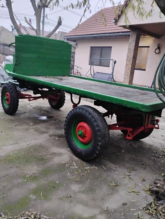 Vând platforma pentru cai