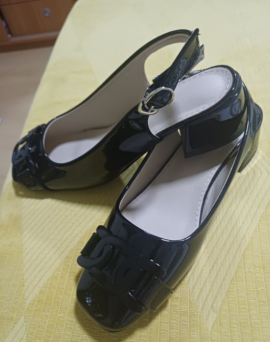 Лачени обувки номер 38 нови