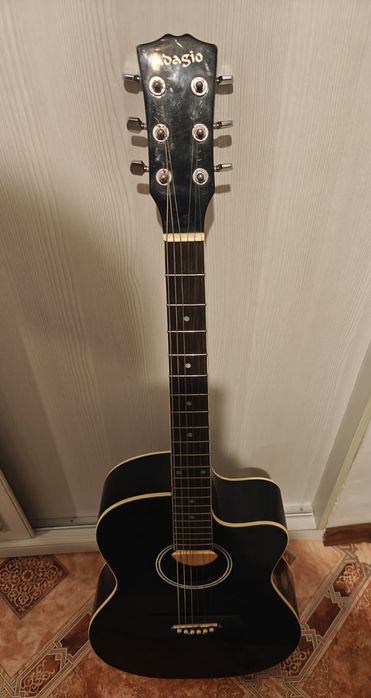 Продам Акустическую гитару.