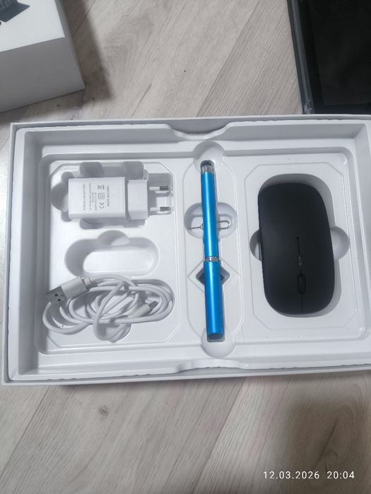 Продам планшет с клавиатурой