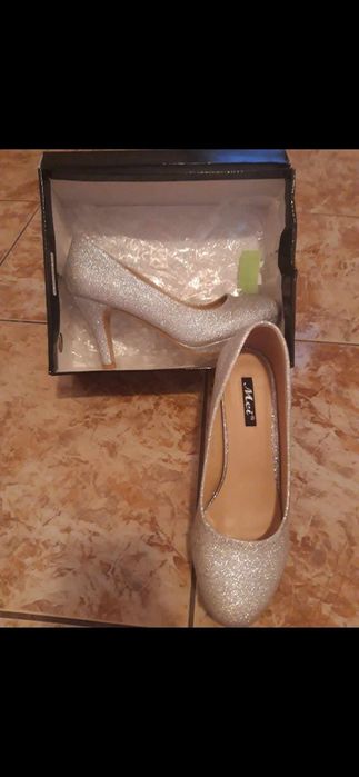 Официални обувки