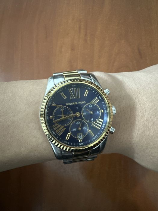Продам часы MICHAEL KORS