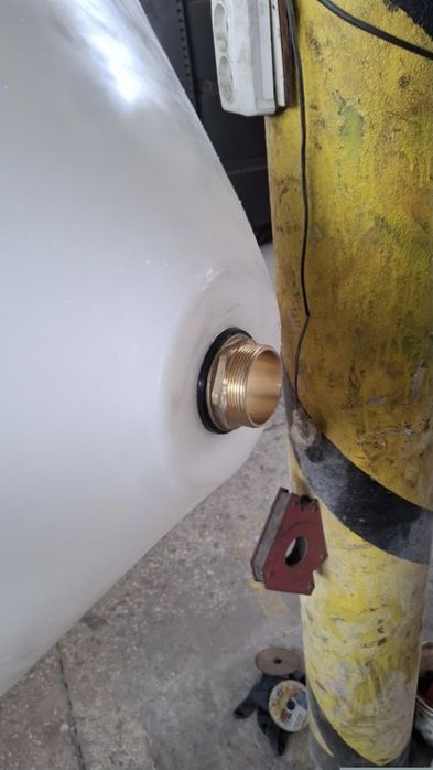 Конуссная ёмкость ,бак резервуар