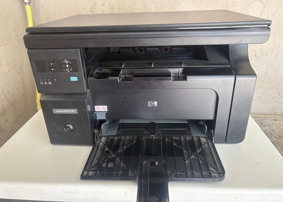 Принтер чёрный белый