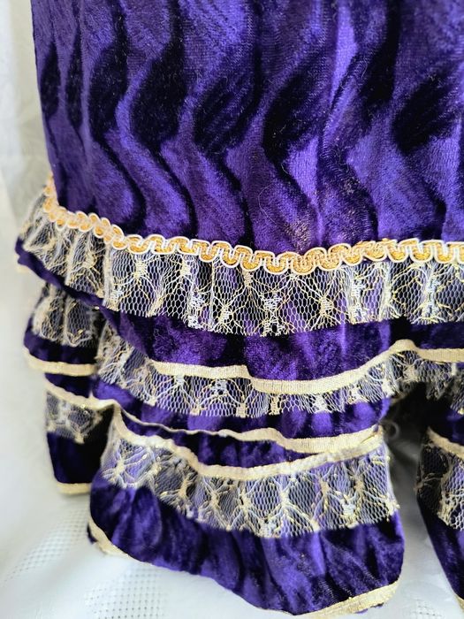 Голяма, порцеланова кукла