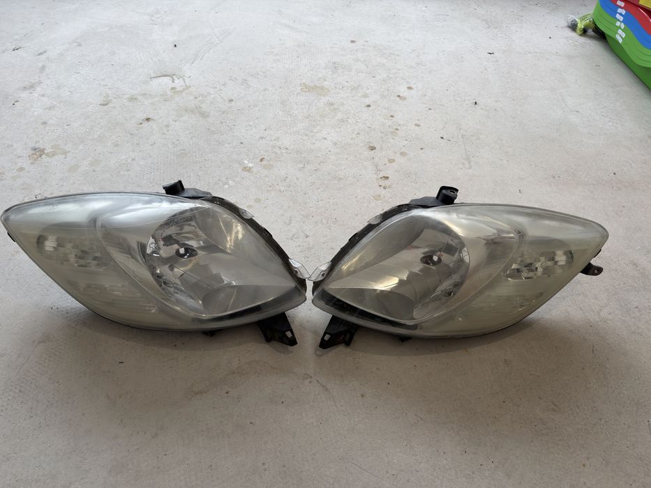 Фарове Toyota Yaris