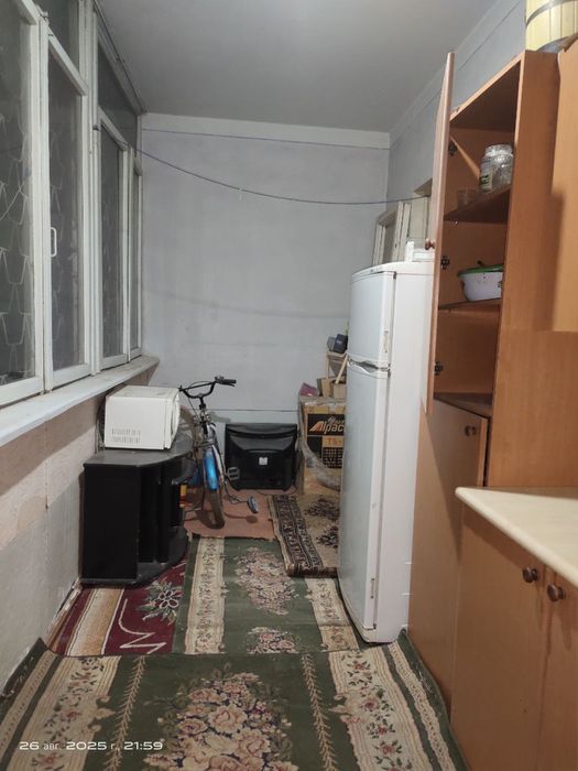 Продаётся 2-комнатная квартира срочна. 1-этаж