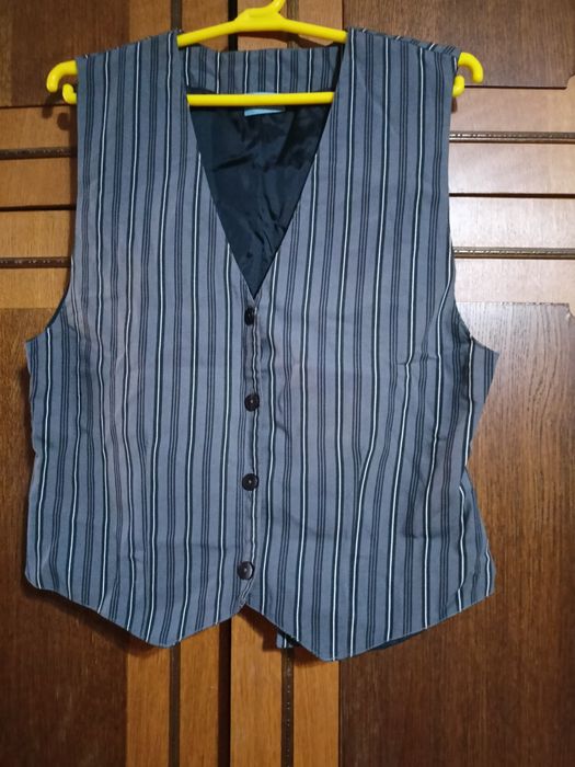 Жилетка стильная