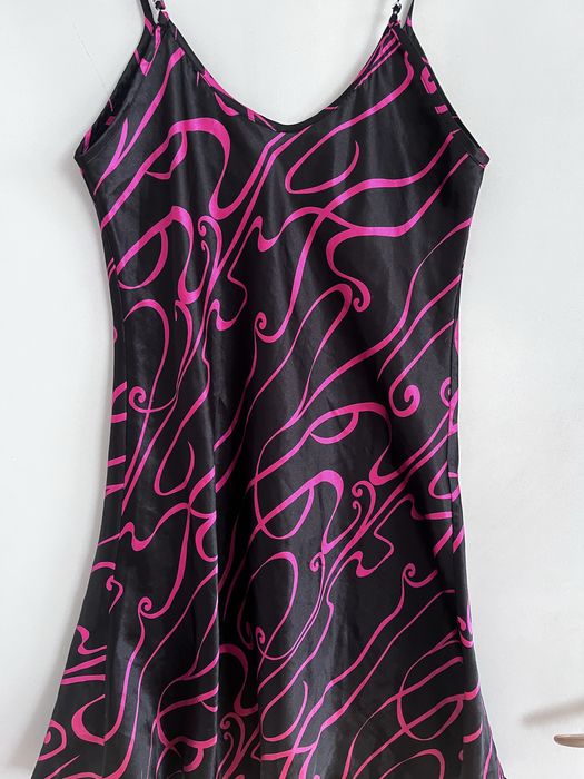 Красиви сатенени нощници