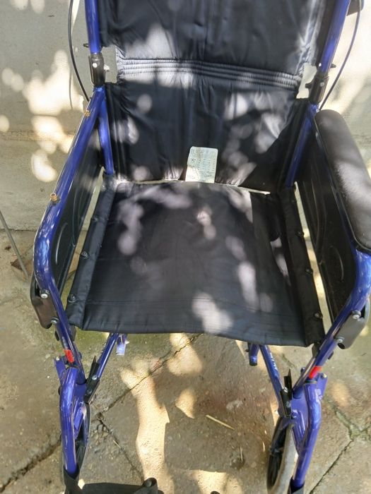 Scaun cu rotile pentru persoane cu dizabilitati