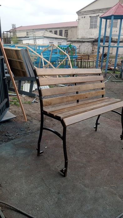 Скамейки уличные