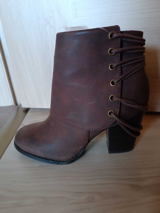 Боти 39 номер Creeks, нови