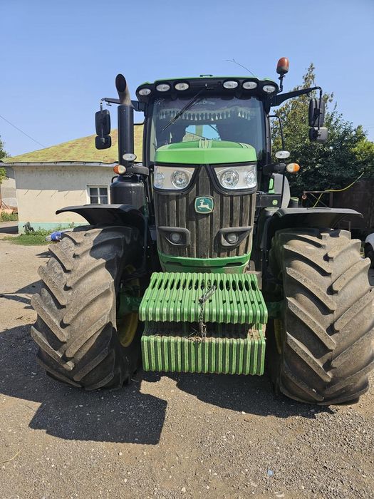 Tractor John Deere 6215R
