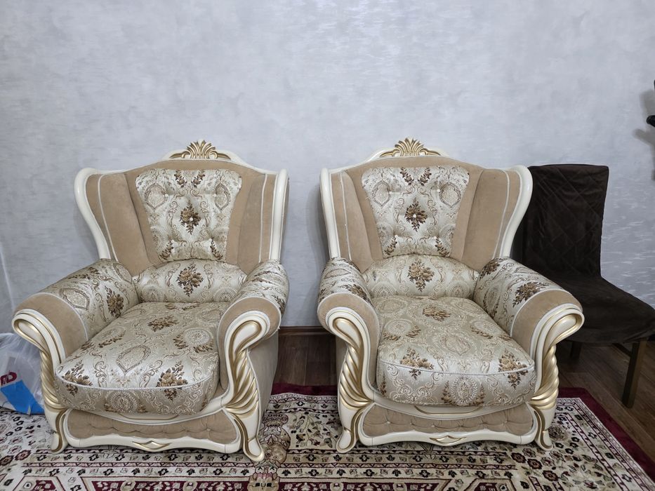 Продается Диван с креслом