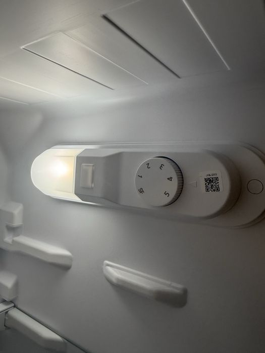 Хладилник с фризер CROWN GN 3130E