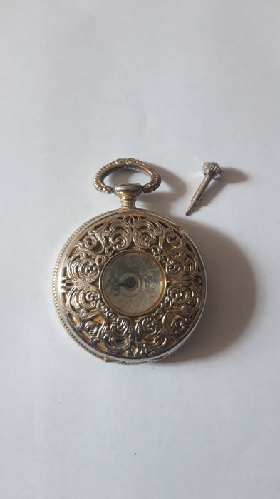 Часы  корманные.