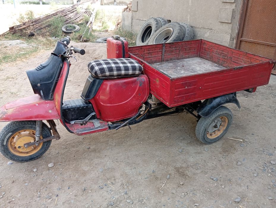 Мотороллер сотилади хатирчида