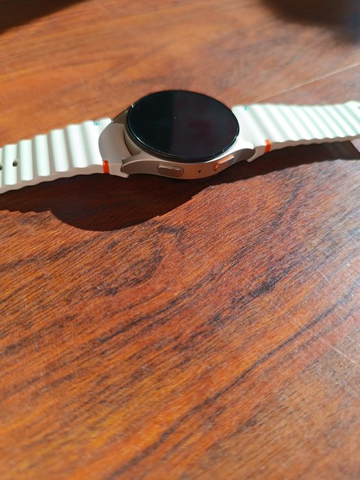 Смартчасовник Samsung Galaxy Watch 7 40 mm + гаранция + 4 каишки