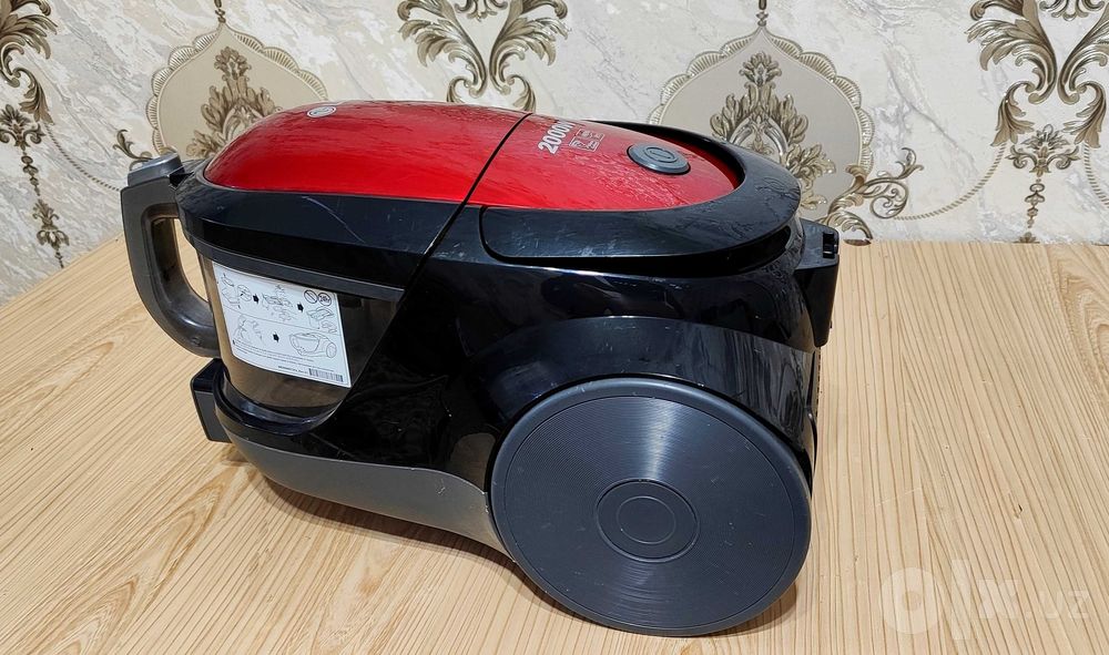 LG  2000watt Pilesos