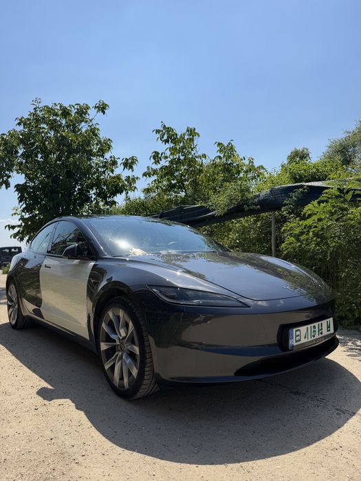 TESLA Model 3 2023 — imagine 2