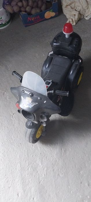 Продам детский велосипед на 6-9л +подарок мотик