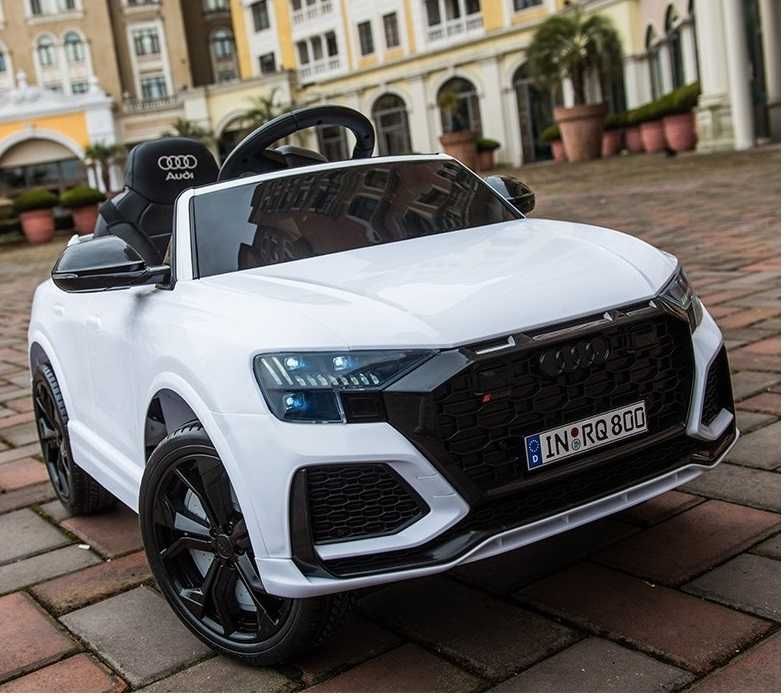 Акумулаторна кола Audi RS Q8 с WiFi меки гуми и кожена седалка и MP3 12V металик