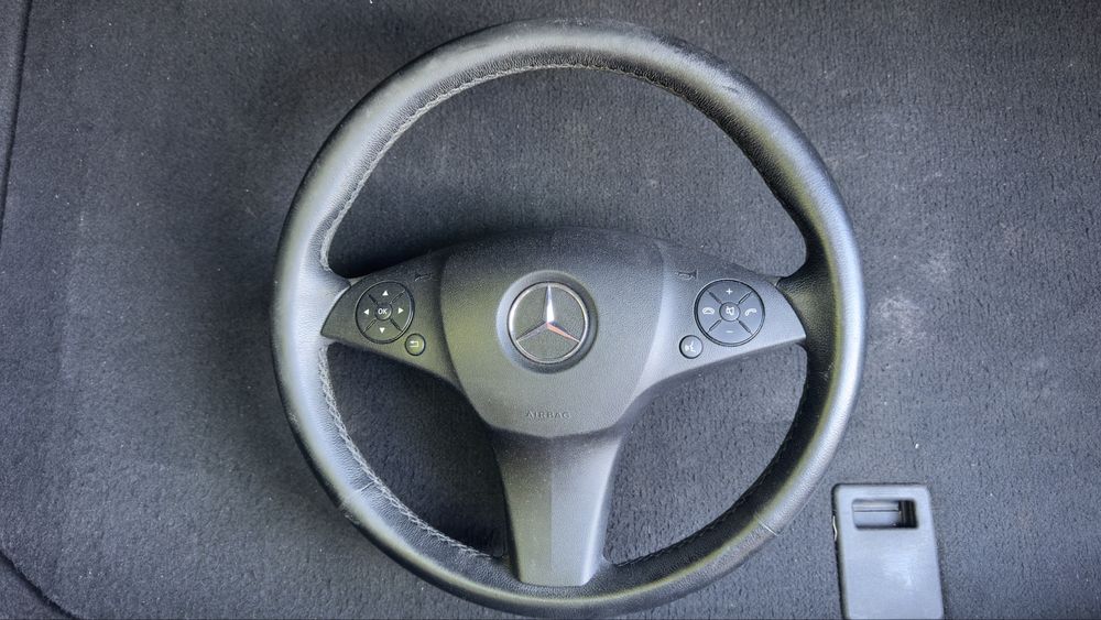 Волан Mercedes w204 2010
