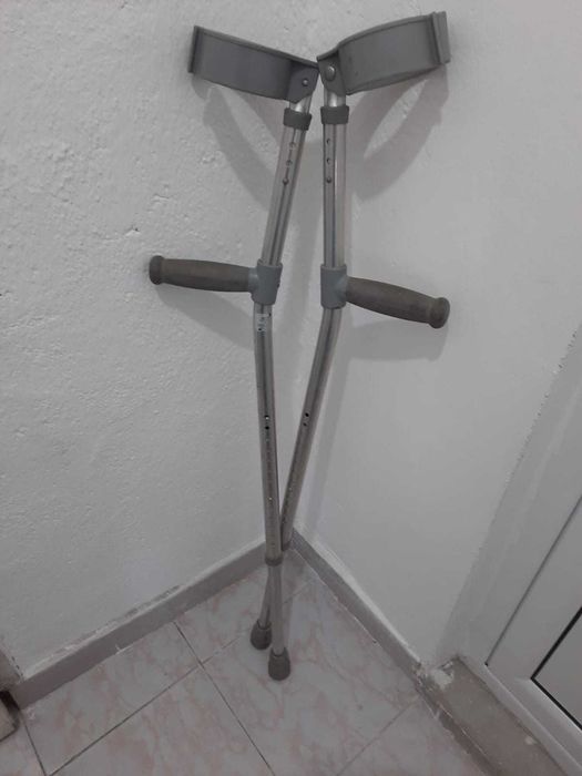 алуминиеви патерици